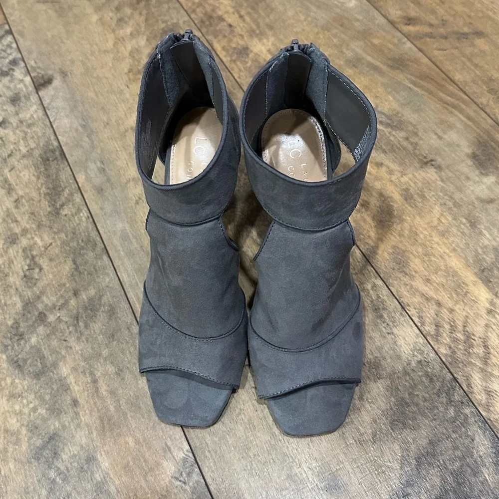 LAUREN CONRAD “Muffin” Grey Sueded Ankle Strap Heels, Size 8.5